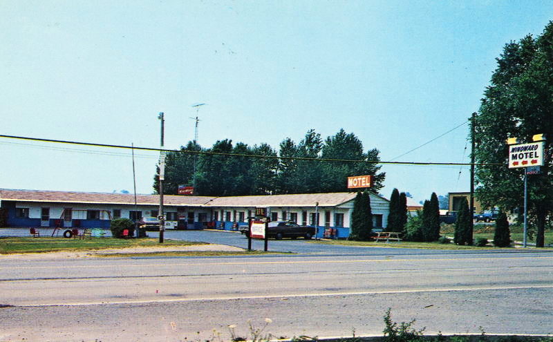 Town & Country Motel (Town and Country Motel, Windward Motel) - Postcard